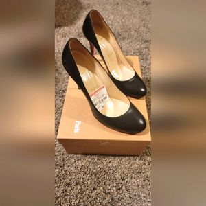 New in box Christian Louboutin Pumps